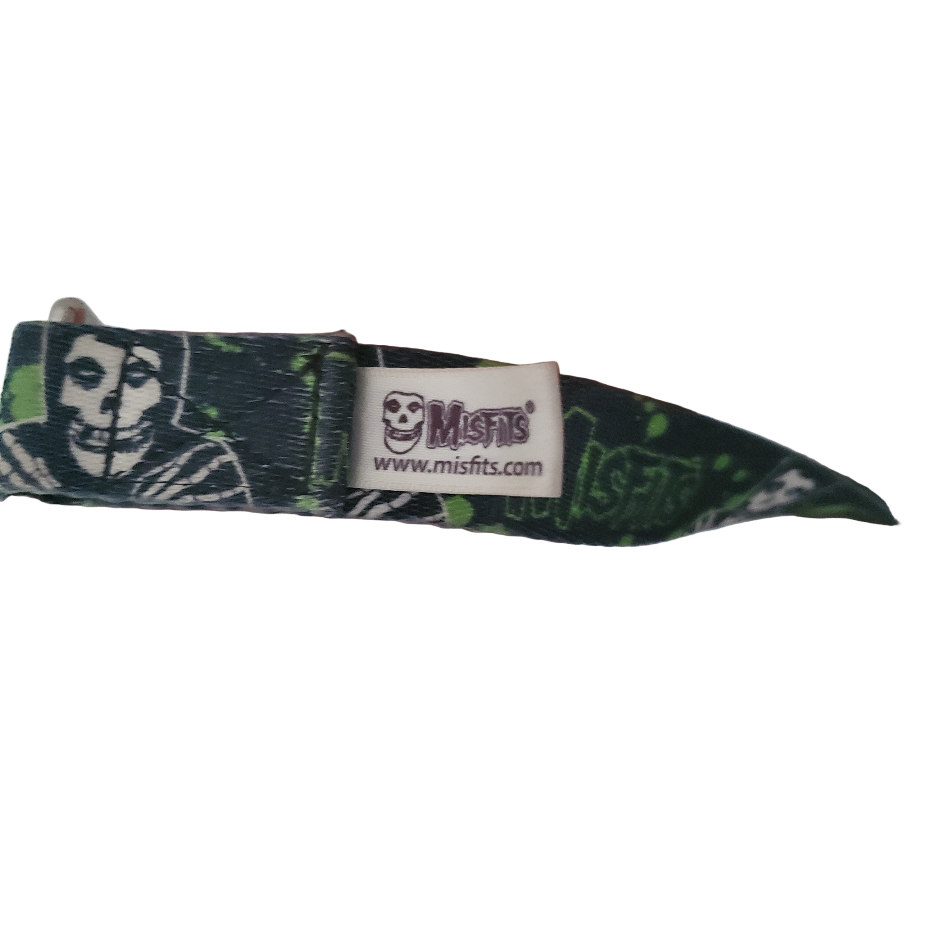 Official Misfits tag on leash